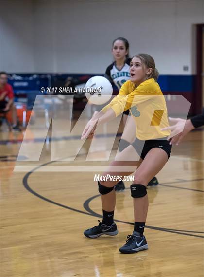 Thumbnail 1 in Sunlake @ Palm Harbor University photogallery.