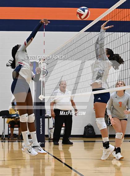 Thumbnail 2 in Bridgeland vs Tompkins (B Team) photogallery.