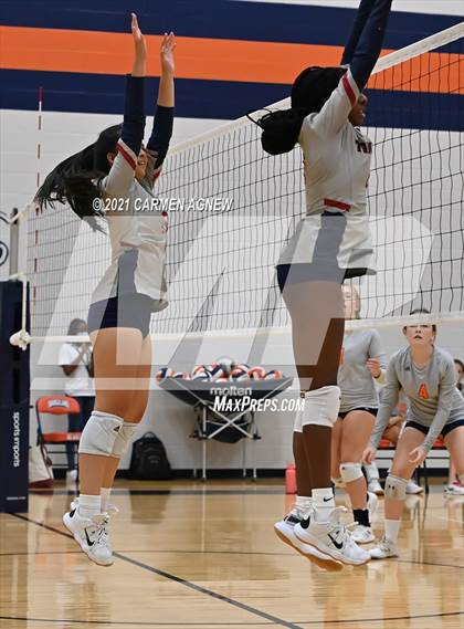 Thumbnail 2 in Bridgeland vs Tompkins (B Team) photogallery.