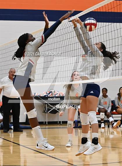 Thumbnail 2 in Bridgeland vs Tompkins (B Team) photogallery.