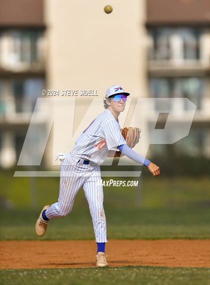 Thumbnail 3 in Mission Bay @ Clairemont photogallery.