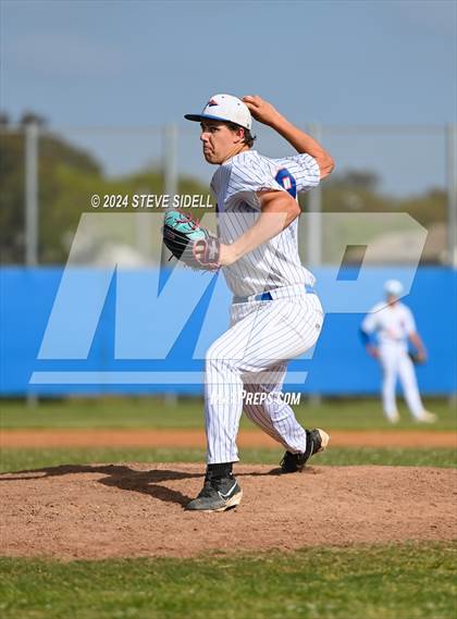 Thumbnail 1 in Mission Bay @ Clairemont photogallery.