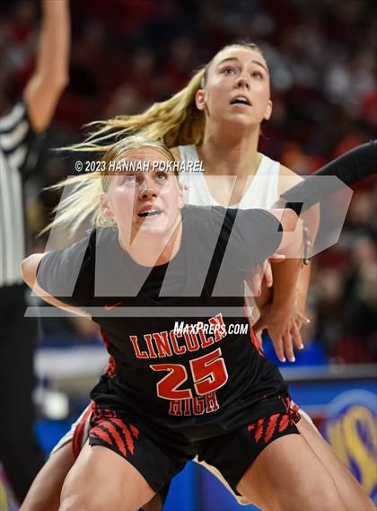 Thumbnail 3 in Millard South vs. Lincoln High (NSAA Class A Final) photogallery.