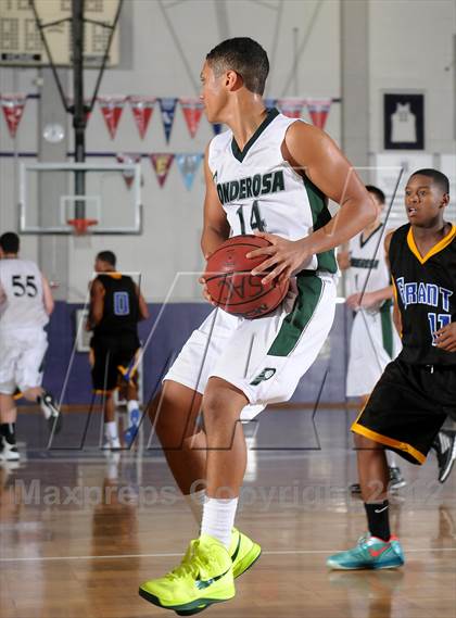 Thumbnail 1 in Grant vs. Ponderosa (St. Hope Elite Hoops Classic) photogallery.