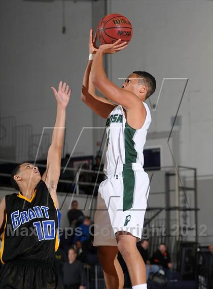 Thumbnail 2 in Grant vs. Ponderosa (St. Hope Elite Hoops Classic) photogallery.