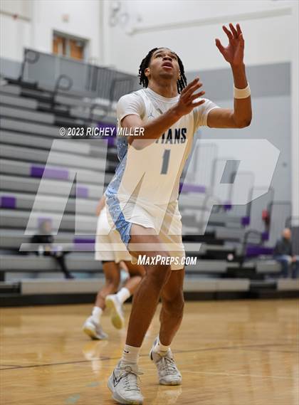 Thumbnail 3 in ESTEM vs. Lee's Summit West (Hoopin on the Hill) photogallery.