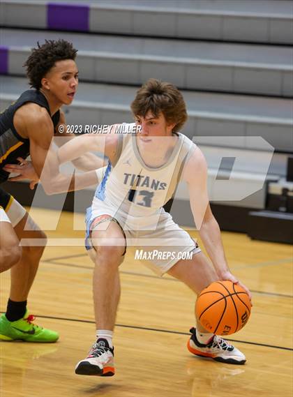 Thumbnail 3 in ESTEM vs. Lee's Summit West (Hoopin on the Hill) photogallery.