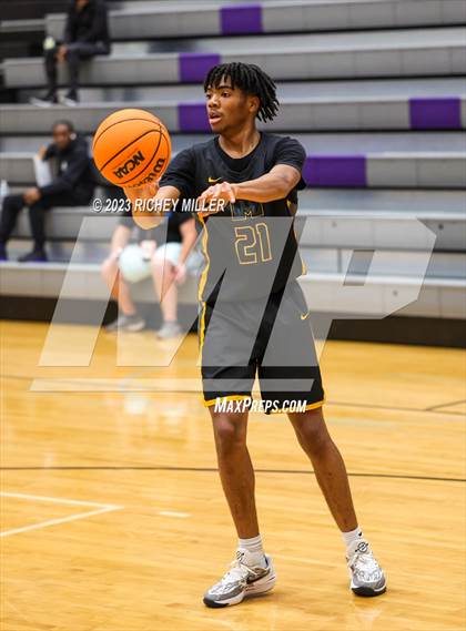 Thumbnail 1 in ESTEM vs. Lee's Summit West (Hoopin on the Hill) photogallery.