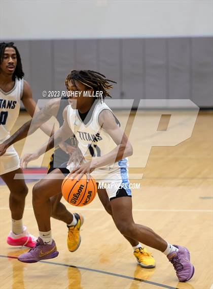 Thumbnail 1 in ESTEM vs. Lee's Summit West (Hoopin on the Hill) photogallery.