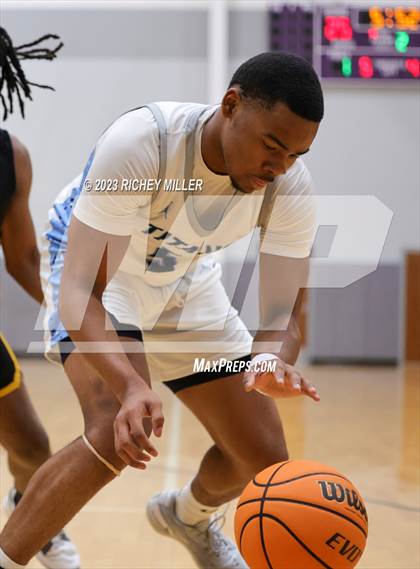 Thumbnail 2 in ESTEM vs. Lee's Summit West (Hoopin on the Hill) photogallery.