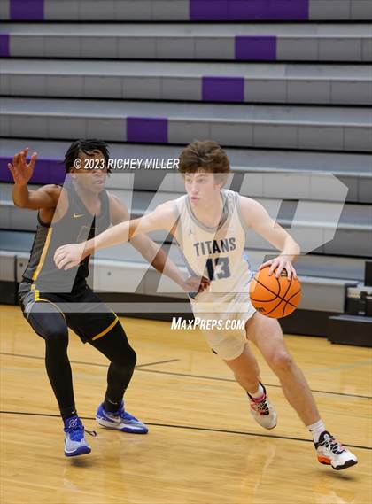 Thumbnail 1 in ESTEM vs. Lee's Summit West (Hoopin on the Hill) photogallery.