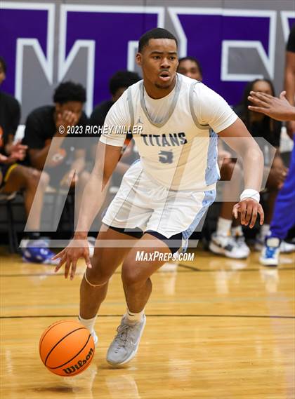 Thumbnail 1 in ESTEM vs. Lee's Summit West (Hoopin on the Hill) photogallery.
