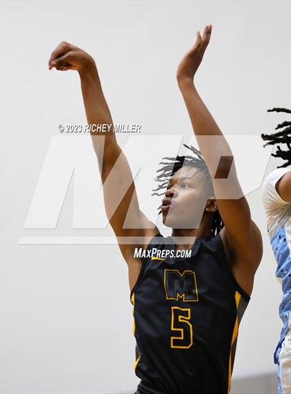 Thumbnail 3 in ESTEM vs. Lee's Summit West (Hoopin on the Hill) photogallery.