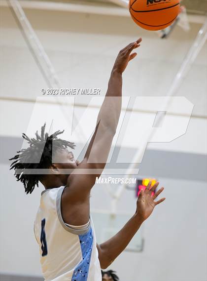 Thumbnail 2 in ESTEM vs. Lee's Summit West (Hoopin on the Hill) photogallery.