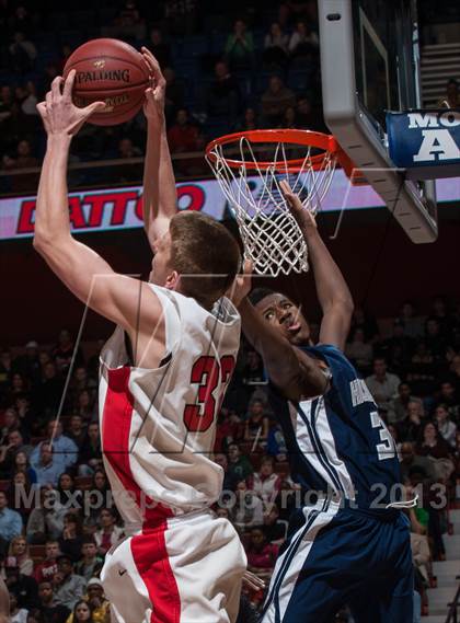 Thumbnail 3 in Fairfield Prep vs. Hillhouse (CIAC Class LL Final) photogallery.