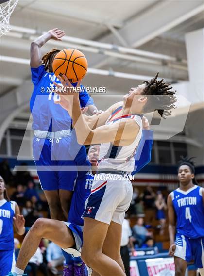 Thumbnail 2 in Triton @ Terry Sanford photogallery.