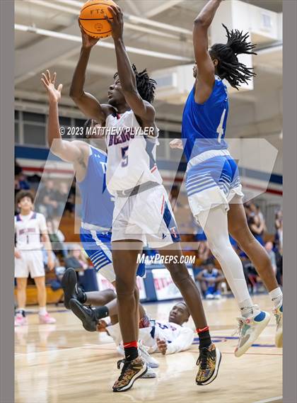 Thumbnail 1 in Triton @ Terry Sanford photogallery.