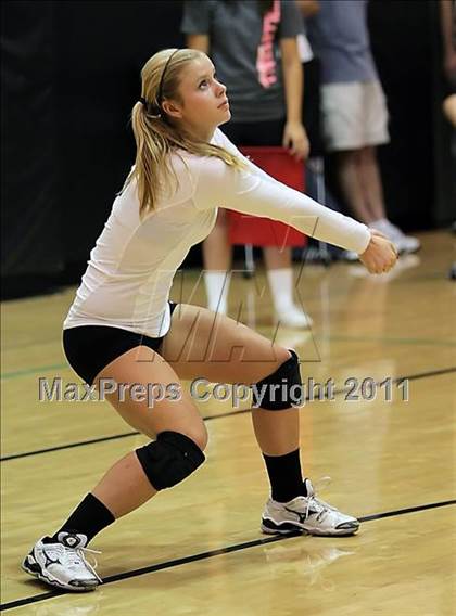 Thumbnail 3 in Dos Pueblos vs. Archbishop Mitty (Archbishop Mitty Invitational Tournament) photogallery.