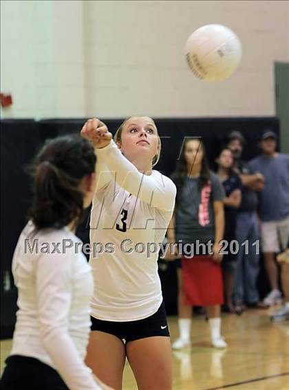 Thumbnail 1 in Dos Pueblos vs. Archbishop Mitty (Archbishop Mitty Invitational Tournament) photogallery.