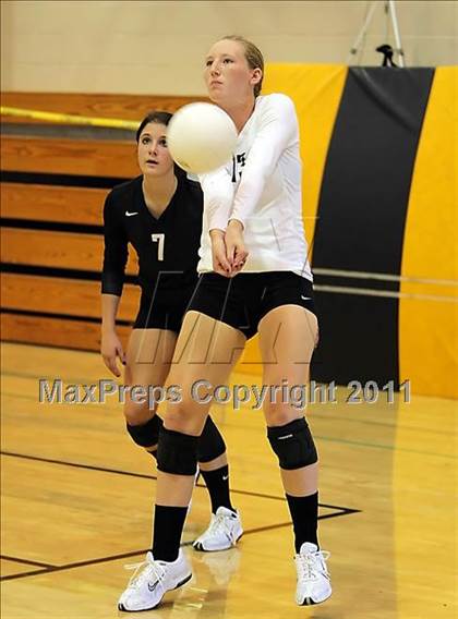 Thumbnail 3 in Dos Pueblos vs. Archbishop Mitty (Archbishop Mitty Invitational Tournament) photogallery.