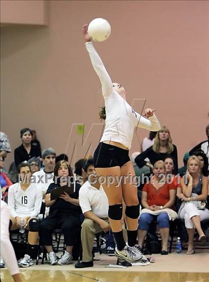 Thumbnail 2 in Dos Pueblos vs. Archbishop Mitty (Archbishop Mitty Invitational Tournament) photogallery.
