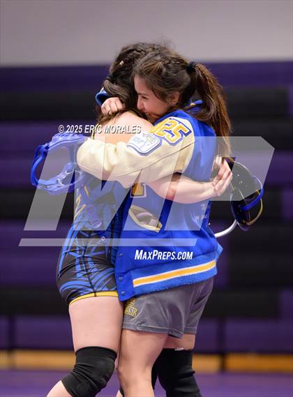 Thumbnail 2 in CIF SDS Division II Championship photogallery.