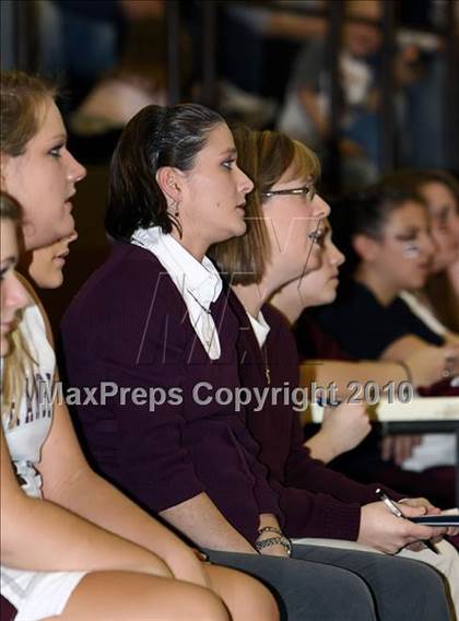 Thumbnail 2 in Kane vs. Cranberry Area (PIAA District 9 AA Finals) photogallery.