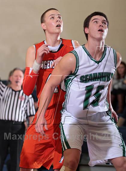 Thumbnail 3 in Pigeon Forge vs Silverdale Academy (Seymour Christmas Classic) photogallery.