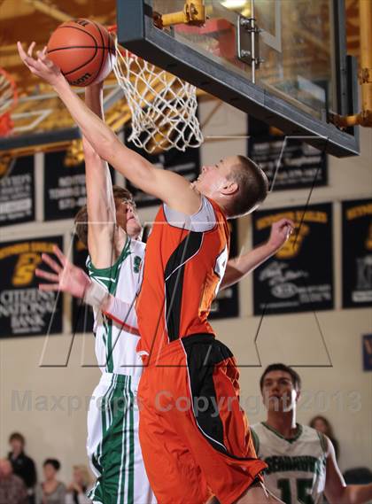 Thumbnail 2 in Pigeon Forge vs Silverdale Academy (Seymour Christmas Classic) photogallery.