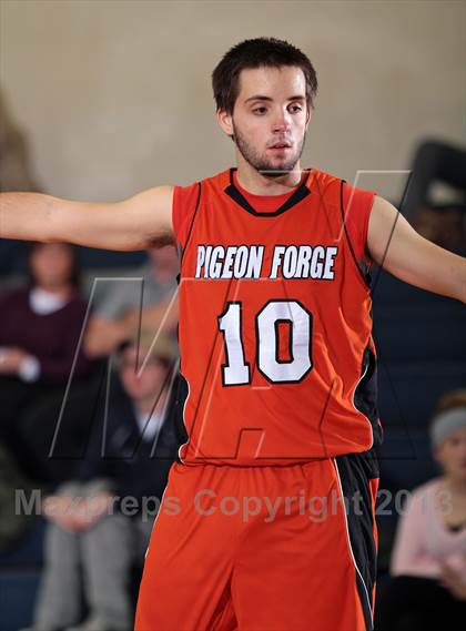 Thumbnail 3 in Pigeon Forge vs Silverdale Academy (Seymour Christmas Classic) photogallery.