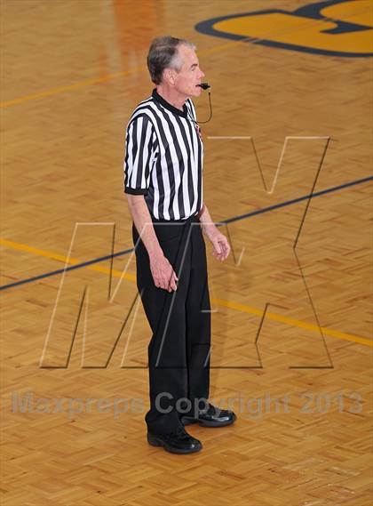 Thumbnail 3 in Pigeon Forge vs Silverdale Academy (Seymour Christmas Classic) photogallery.