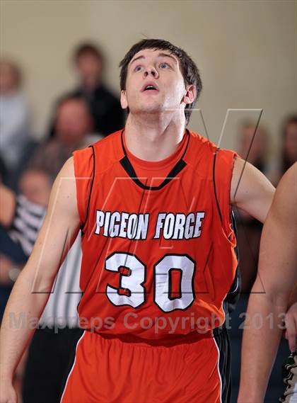 Thumbnail 2 in Pigeon Forge vs Silverdale Academy (Seymour Christmas Classic) photogallery.