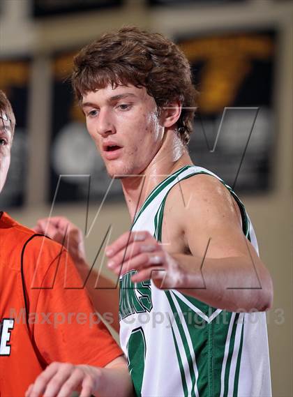 Thumbnail 2 in Pigeon Forge vs Silverdale Academy (Seymour Christmas Classic) photogallery.