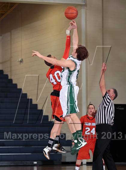 Thumbnail 3 in Pigeon Forge vs Silverdale Academy (Seymour Christmas Classic) photogallery.