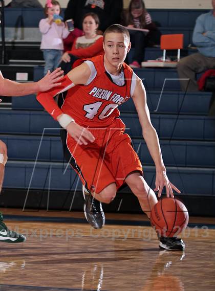Thumbnail 1 in Pigeon Forge vs Silverdale Academy (Seymour Christmas Classic) photogallery.