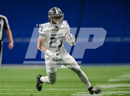 Thumbnail 1 in Steele vs. Vandegrift (UIL 6A Regional Playoff) photogallery.