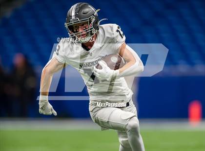 Thumbnail 1 in Steele vs. Vandegrift (UIL 6A Regional Playoff) photogallery.