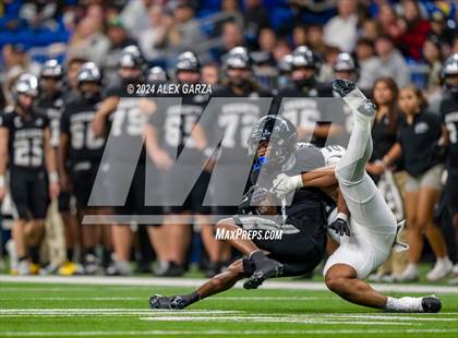 Thumbnail 2 in Steele vs. Vandegrift (UIL 6A Regional Playoff) photogallery.