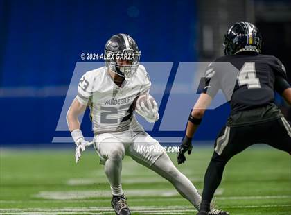 Thumbnail 3 in Steele vs. Vandegrift (UIL 6A Regional Playoff) photogallery.