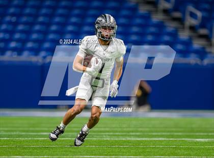 Thumbnail 2 in Steele vs. Vandegrift (UIL 6A Regional Playoff) photogallery.