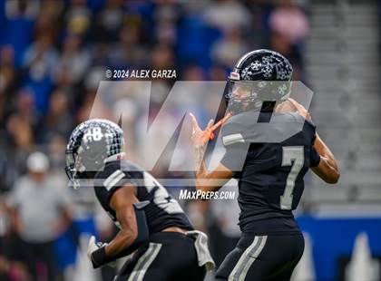 Thumbnail 3 in Steele vs. Vandegrift (UIL 6A Regional Playoff) photogallery.