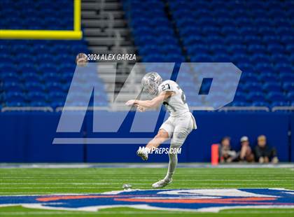 Thumbnail 3 in Steele vs. Vandegrift (UIL 6A Regional Playoff) photogallery.