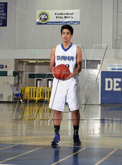 Thumbnail 2 in Cathedral City vs Dana Hills (MaxPreps Holiday Classic) photogallery.