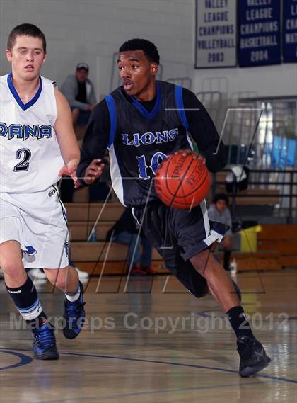 Thumbnail 3 in Cathedral City vs Dana Hills (MaxPreps Holiday Classic) photogallery.