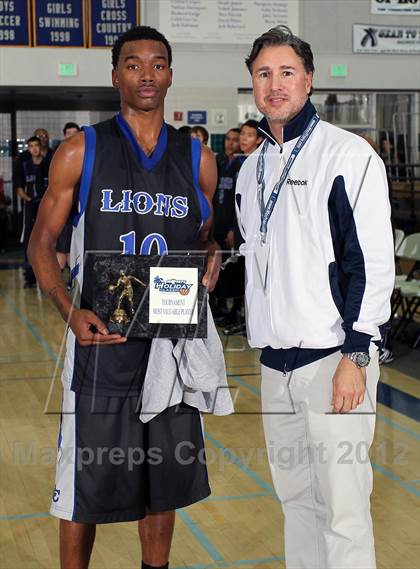 Thumbnail 2 in Cathedral City vs Dana Hills (MaxPreps Holiday Classic) photogallery.