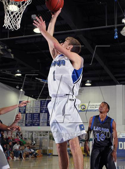 Thumbnail 3 in Cathedral City vs Dana Hills (MaxPreps Holiday Classic) photogallery.