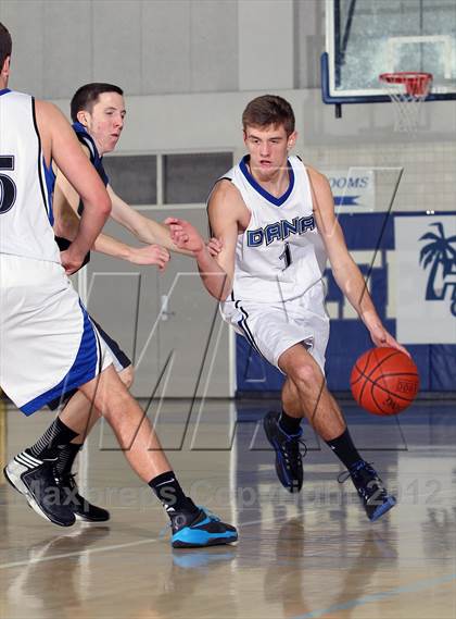 Thumbnail 2 in Cathedral City vs Dana Hills (MaxPreps Holiday Classic) photogallery.