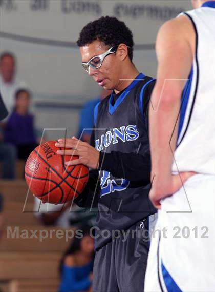 Thumbnail 2 in Cathedral City vs Dana Hills (MaxPreps Holiday Classic) photogallery.