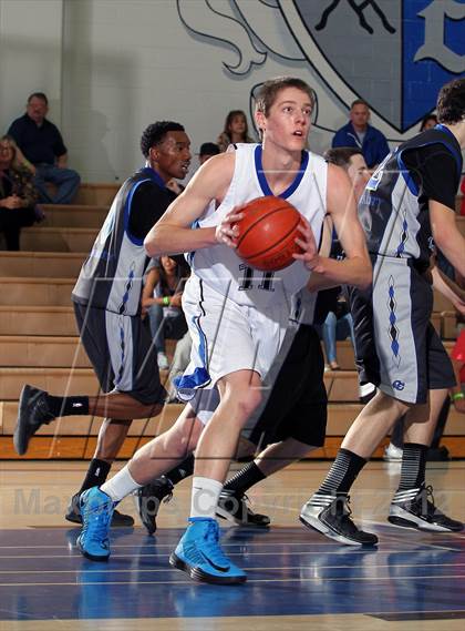 Thumbnail 2 in Cathedral City vs Dana Hills (MaxPreps Holiday Classic) photogallery.