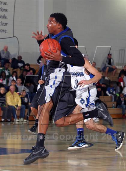 Thumbnail 2 in Cathedral City vs Dana Hills (MaxPreps Holiday Classic) photogallery.